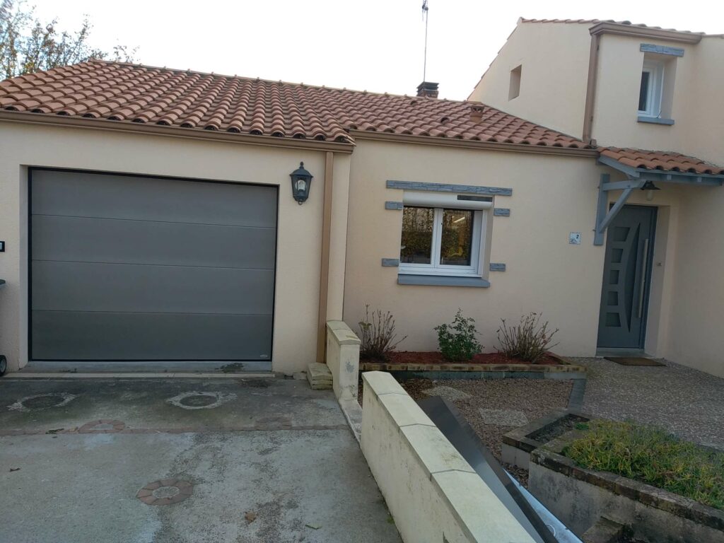 Arnaud Menuiserie Menuiserie Interieur Et Exterieur Aizenay Volet Roulant Solaire 2