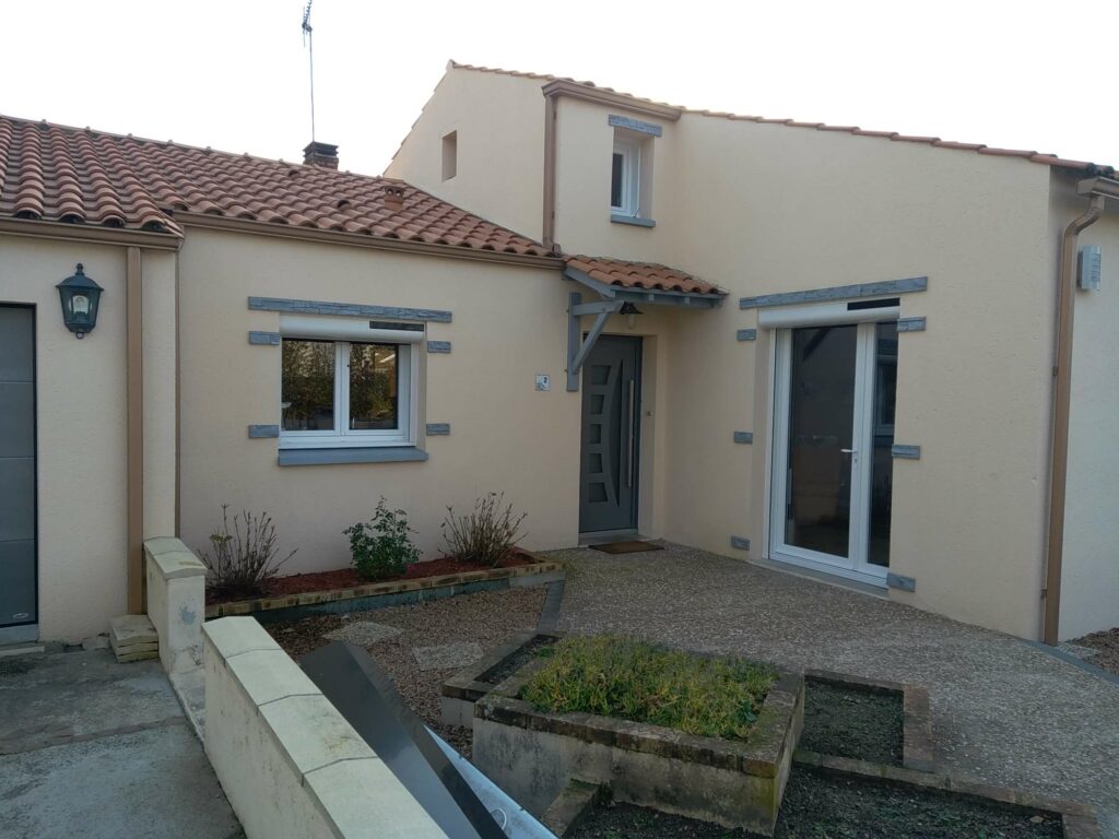 Arnaud Menuiserie Menuiserie Interieur Et Exterieur Aizenay Volet Roulant Solaire 4